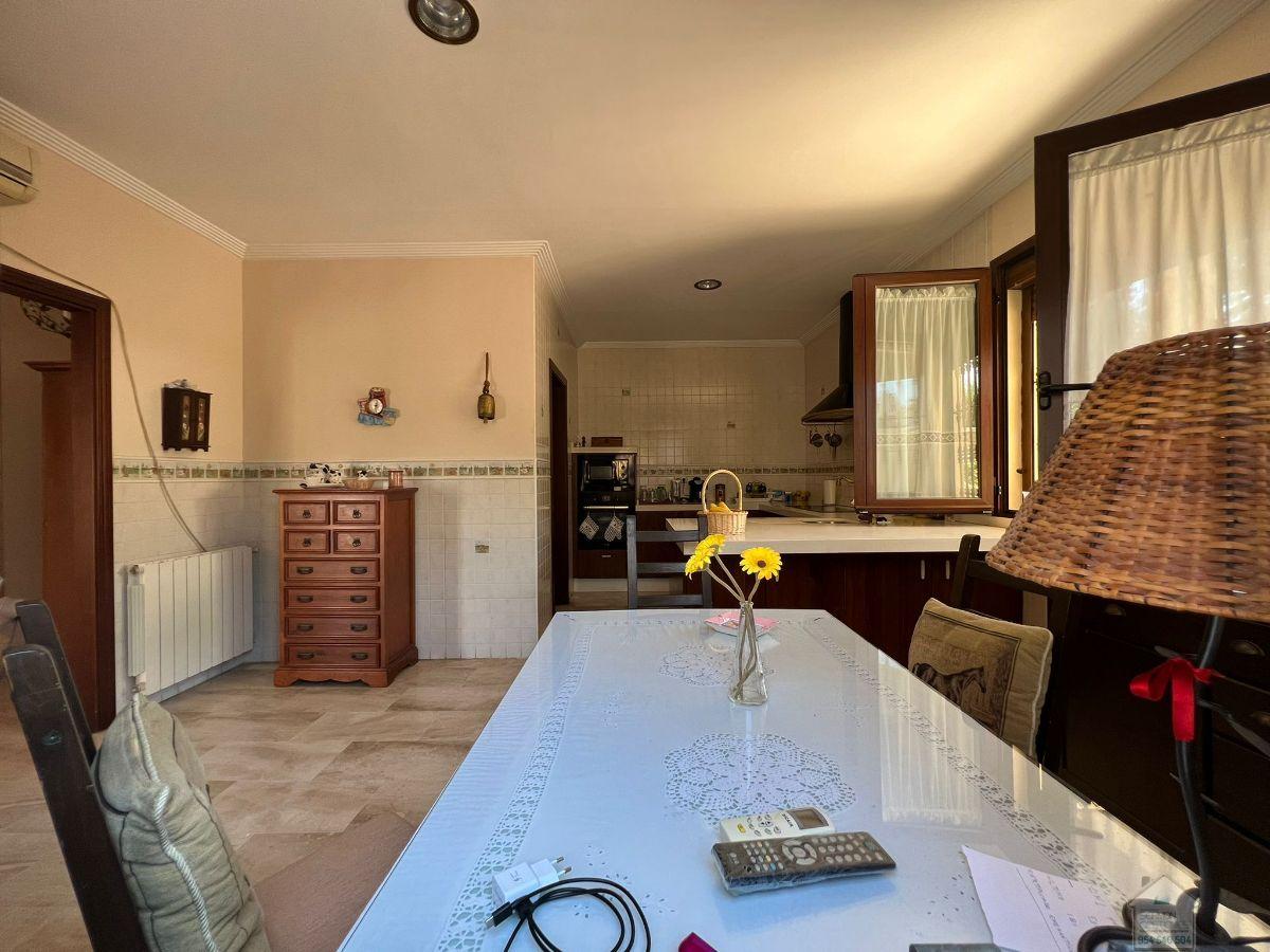 For sale of chalet in Sevilla