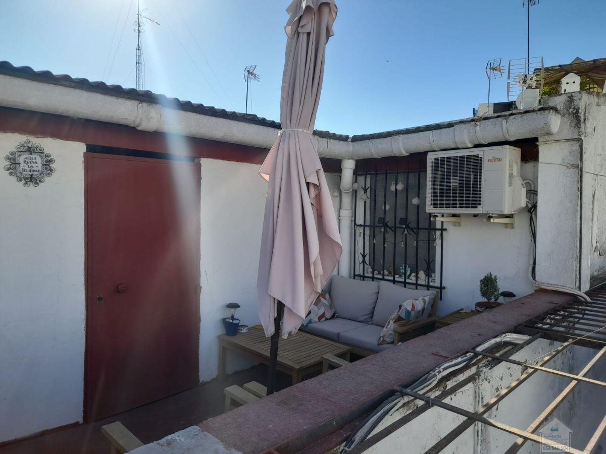 For sale of building in Sevilla