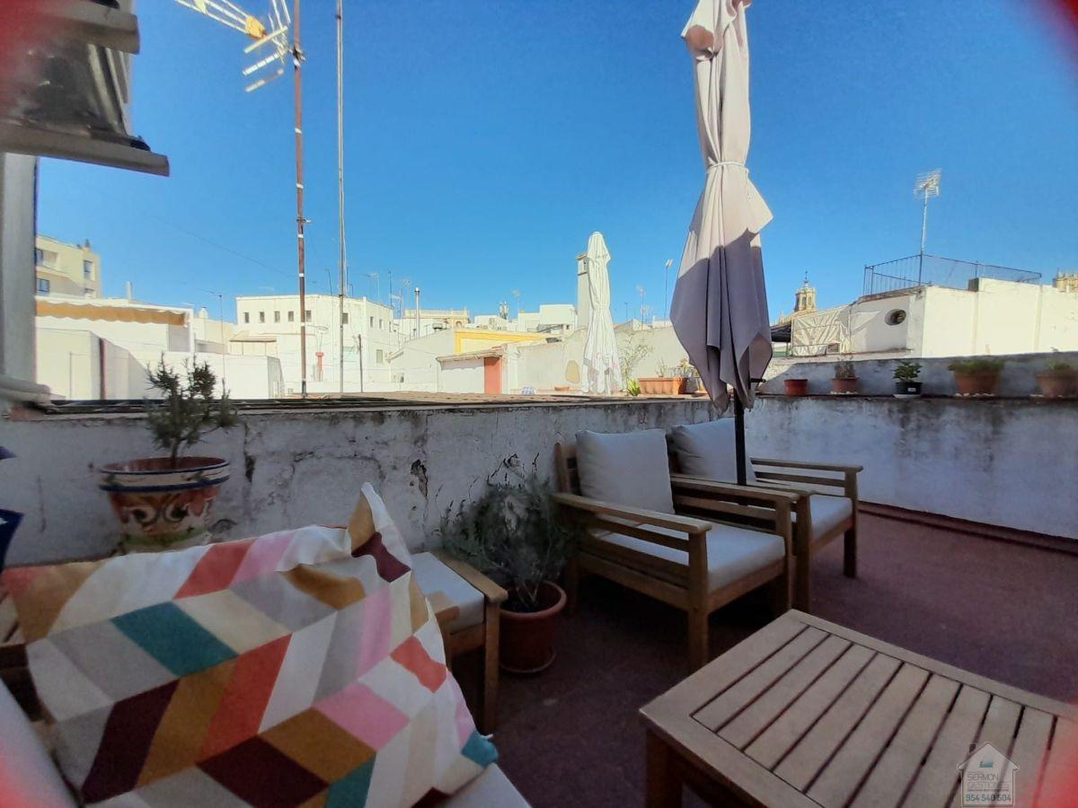 For sale of building in Sevilla