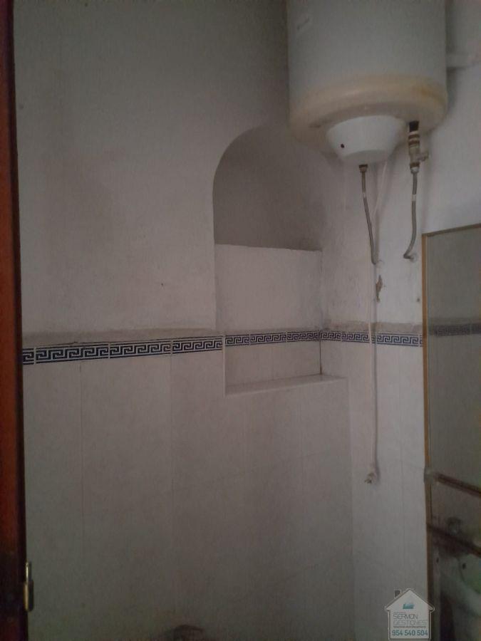 For sale of building in Sevilla