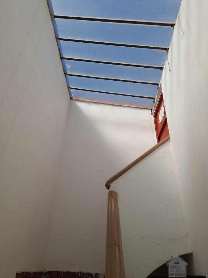 For sale of building in Sevilla