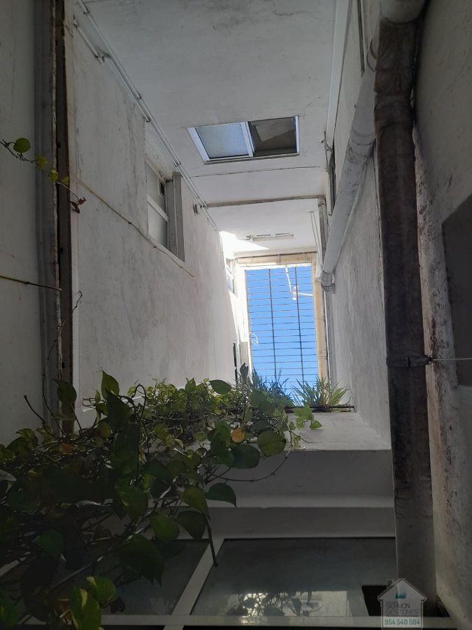 For sale of building in Sevilla