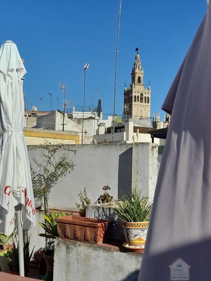 For sale of building in Sevilla