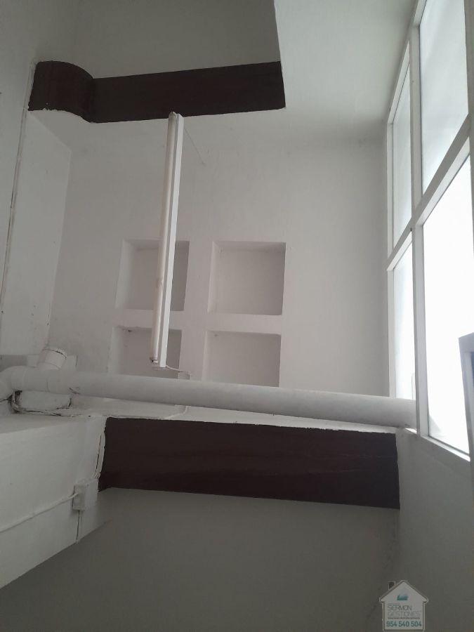 For sale of building in Sevilla