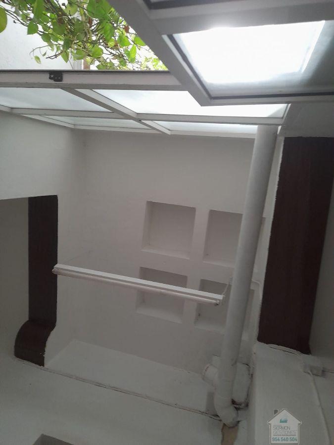 For sale of building in Sevilla