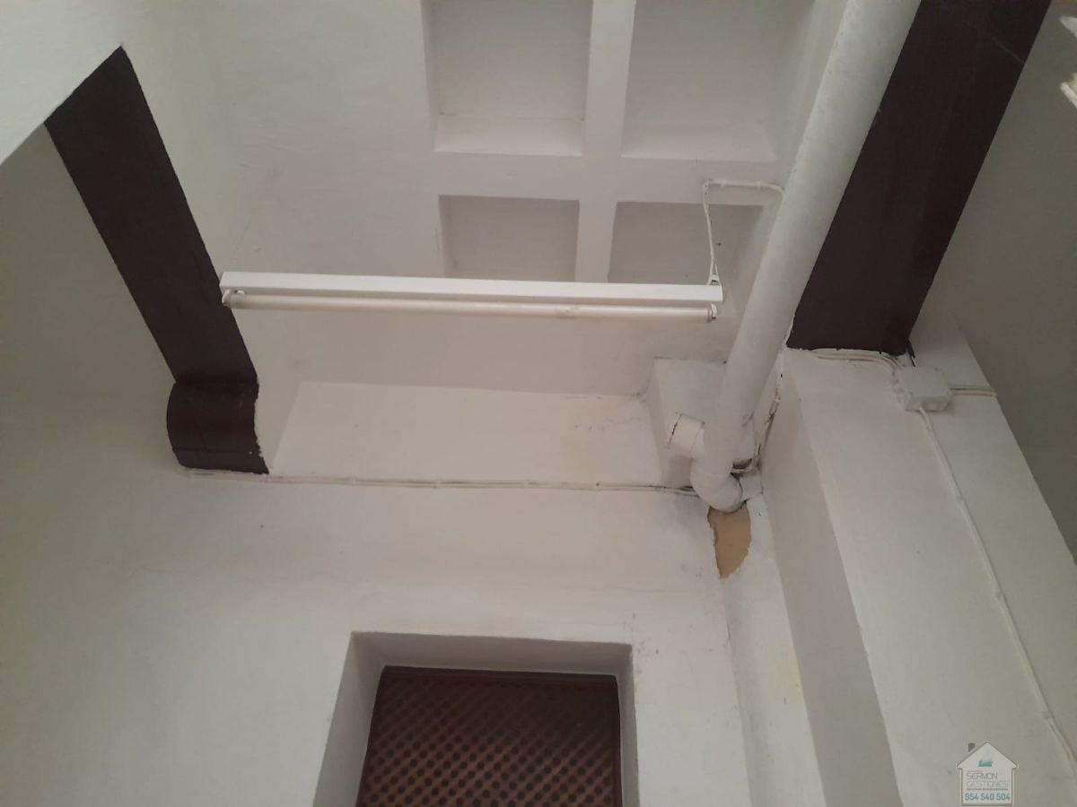 For sale of building in Sevilla