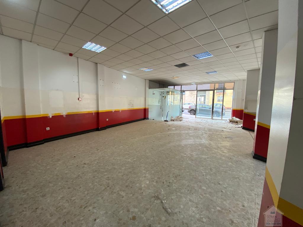 For sale of commercial in Alcalá de Guadaíra