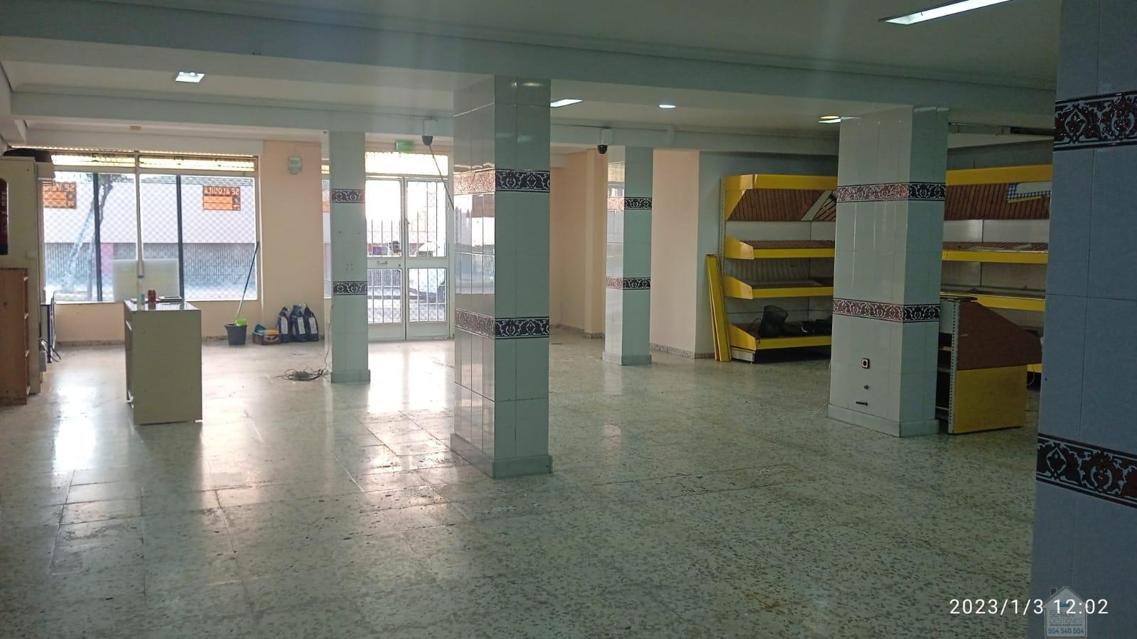 Venta de local comercial en Castilleja de la Cuesta