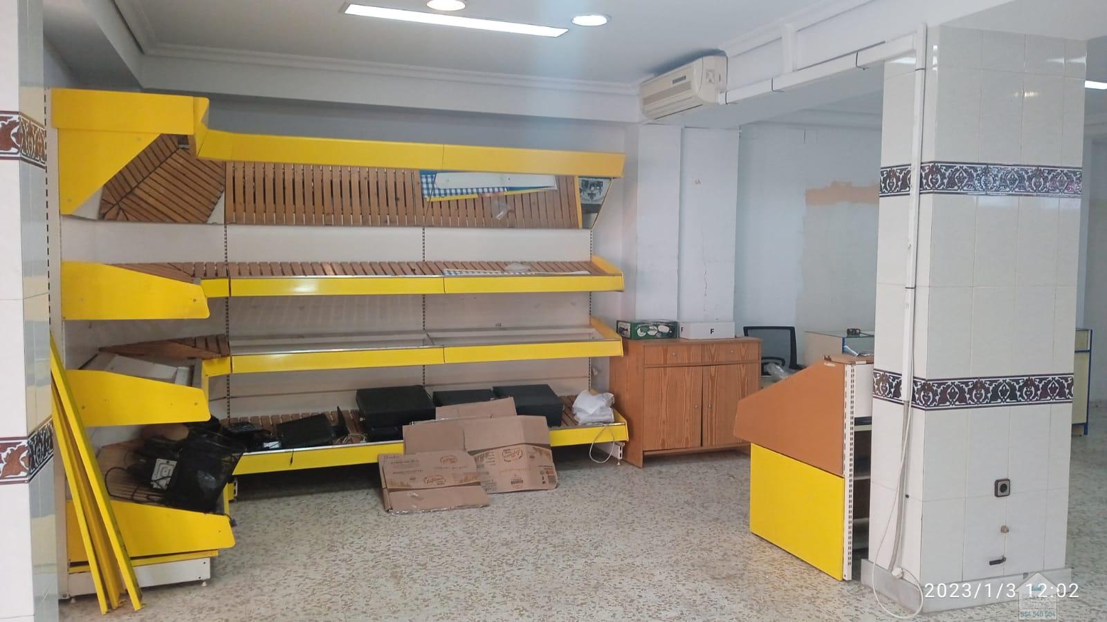 Venta de local comercial en Castilleja de la Cuesta