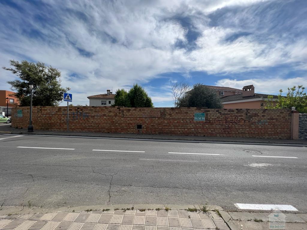 Venta de terreno en Castilleja de la Cuesta