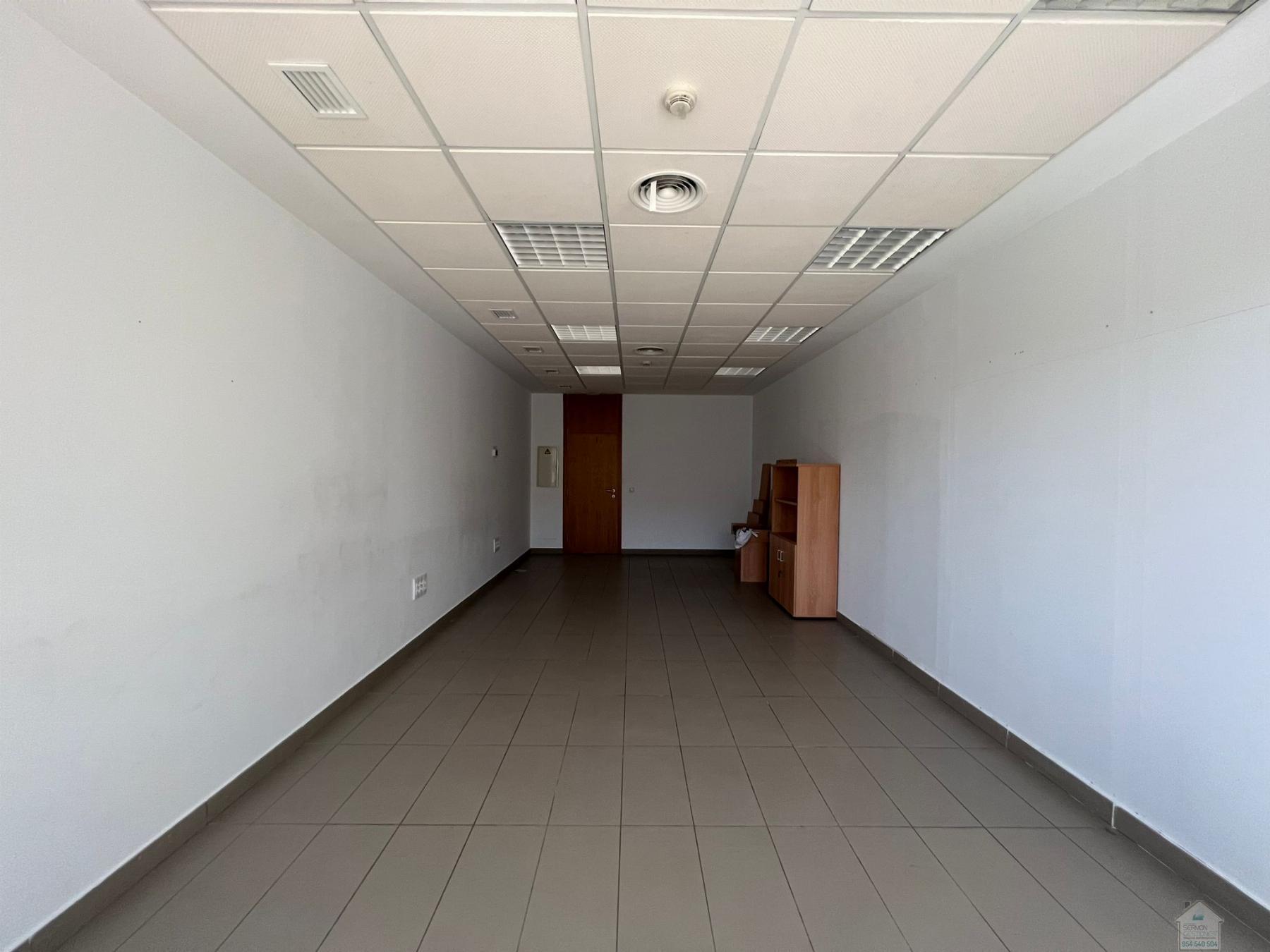 For sale of office in Sevilla