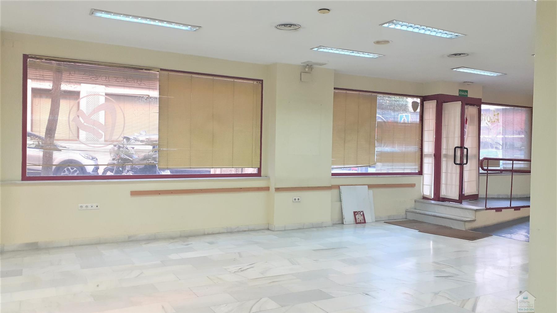 For rent of commercial in Sevilla