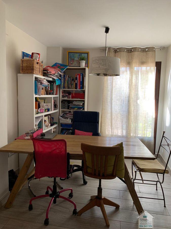 For rent of chalet in Espartinas