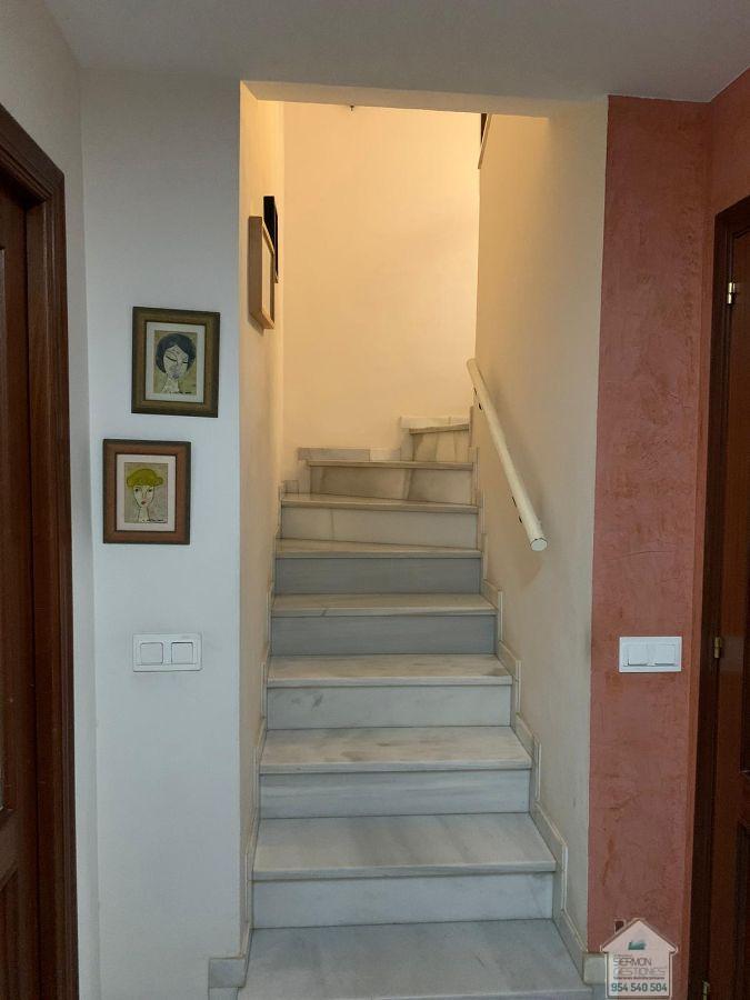 For rent of chalet in Espartinas