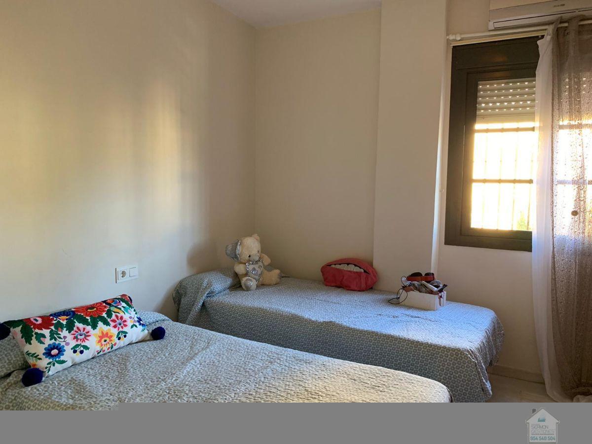 For rent of chalet in Espartinas