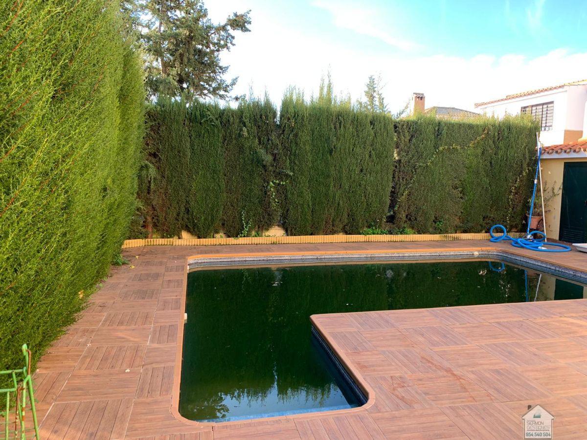 For rent of chalet in Espartinas