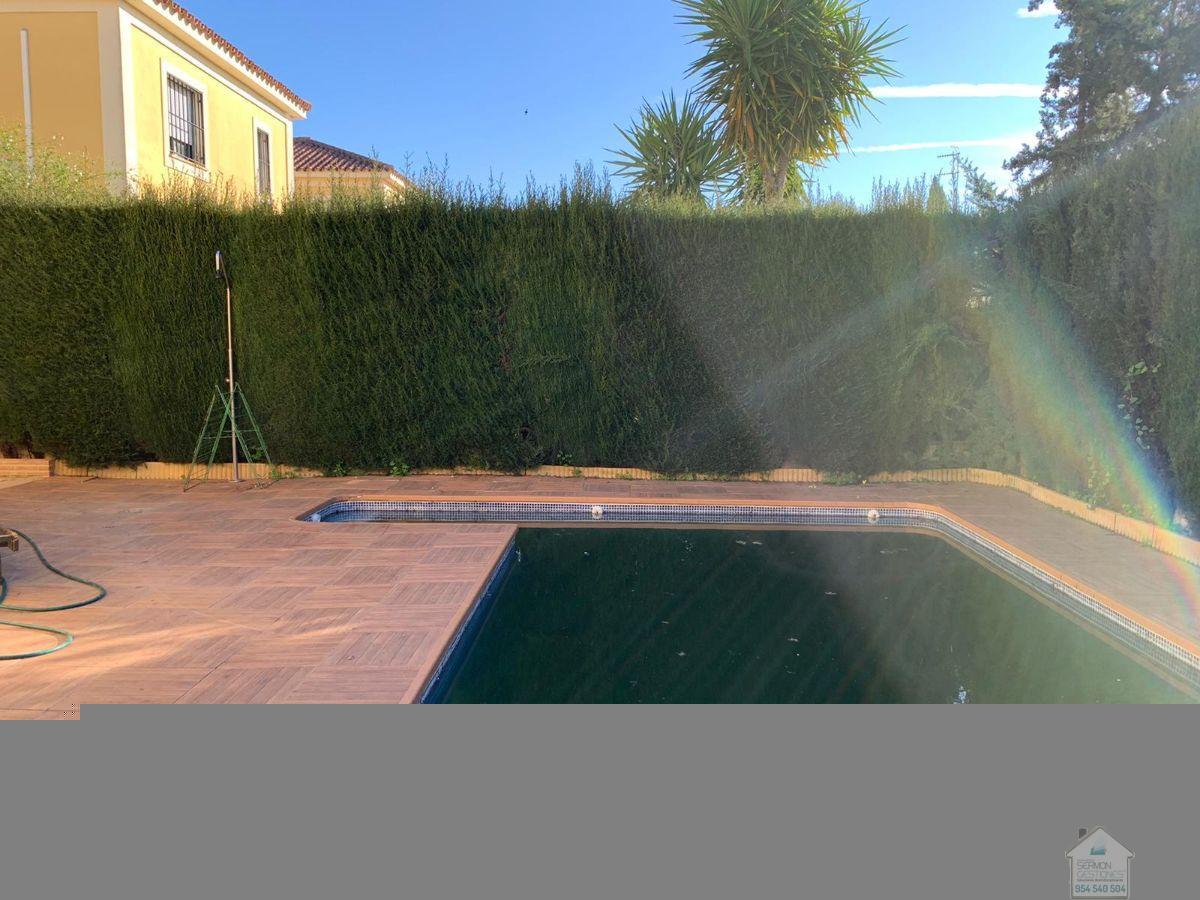 For rent of chalet in Espartinas