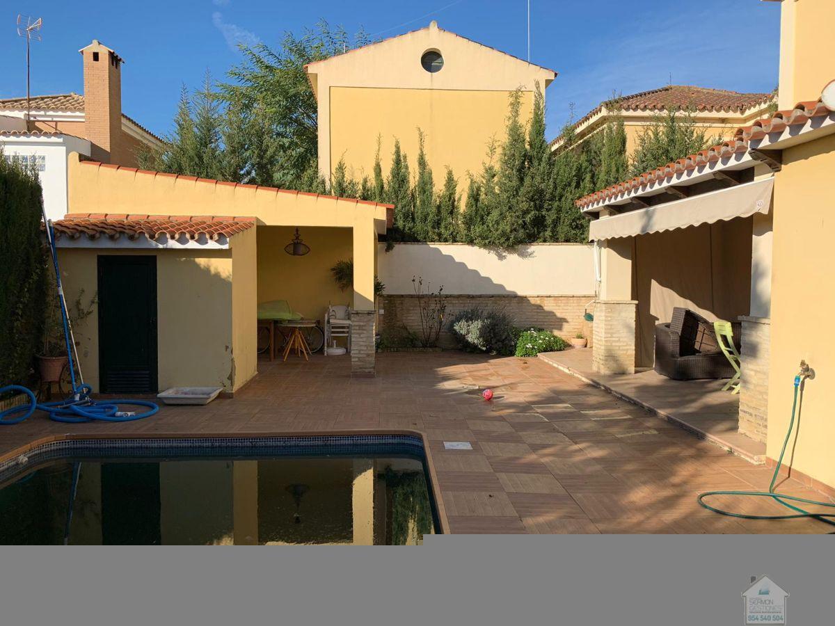 For rent of chalet in Espartinas