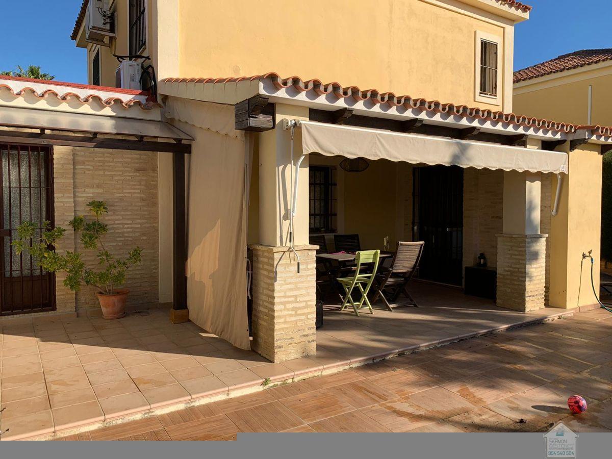 For rent of chalet in Espartinas