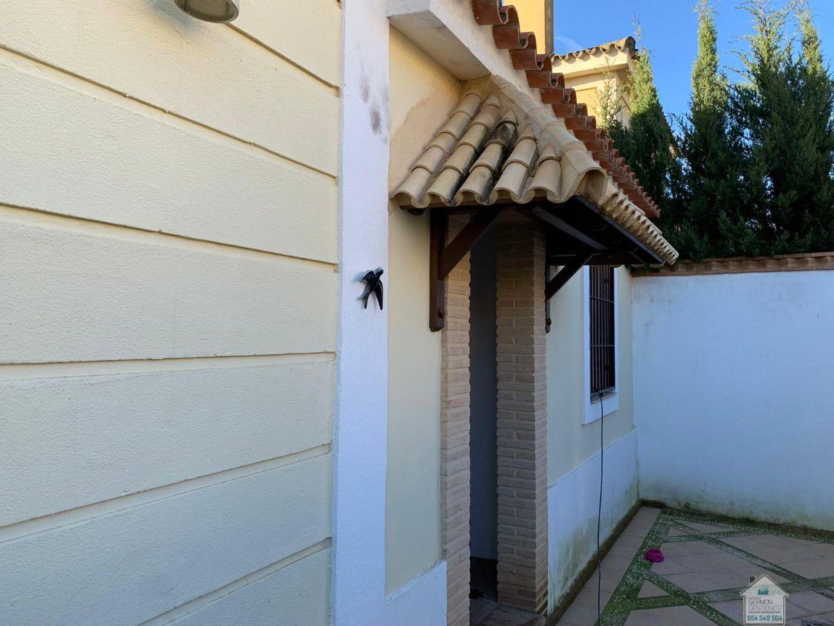 For rent of chalet in Espartinas