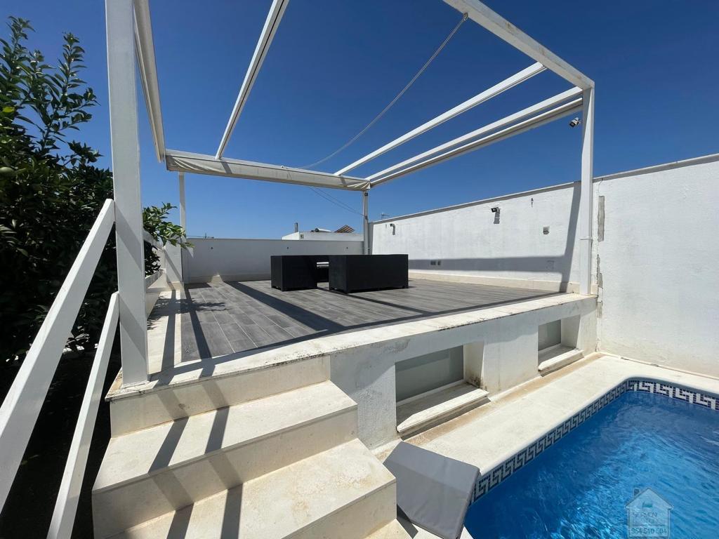 Venta de chalet en Dos Hermanas