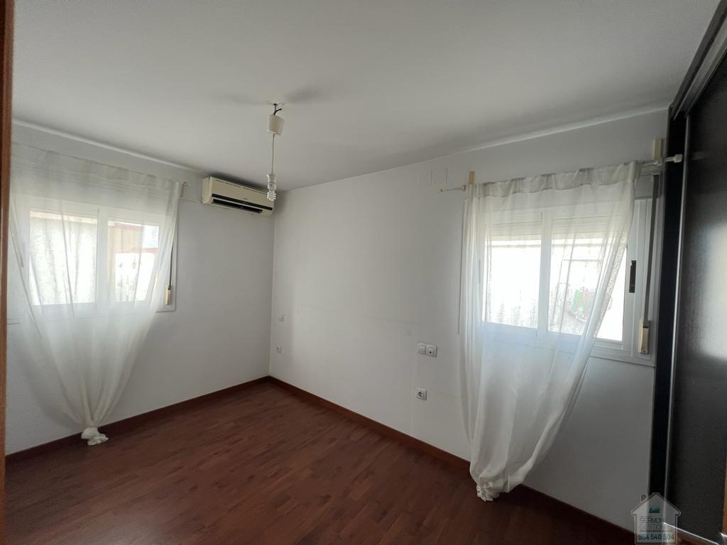 For rent of flat in Sevilla