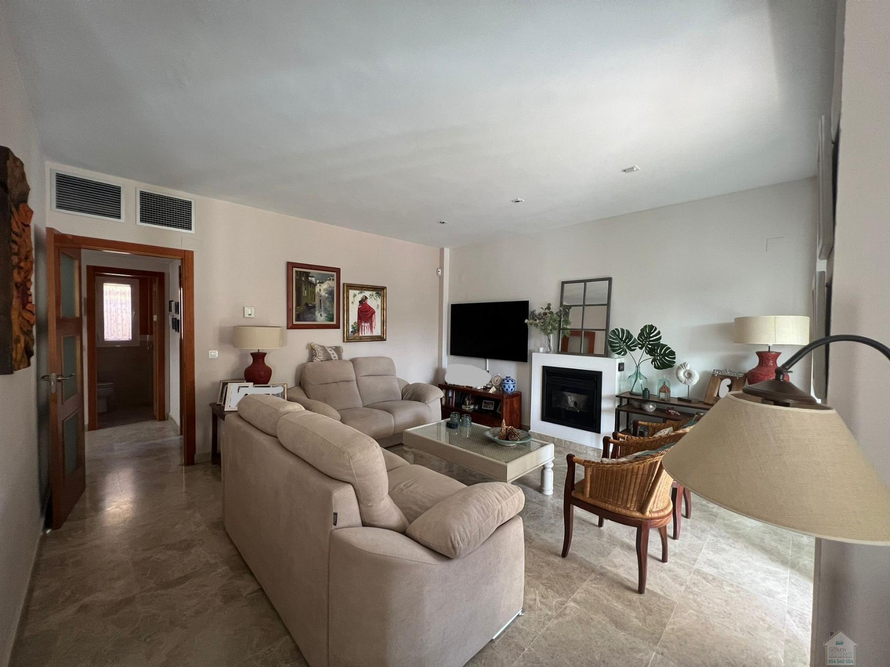 For sale of chalet in Dos Hermanas