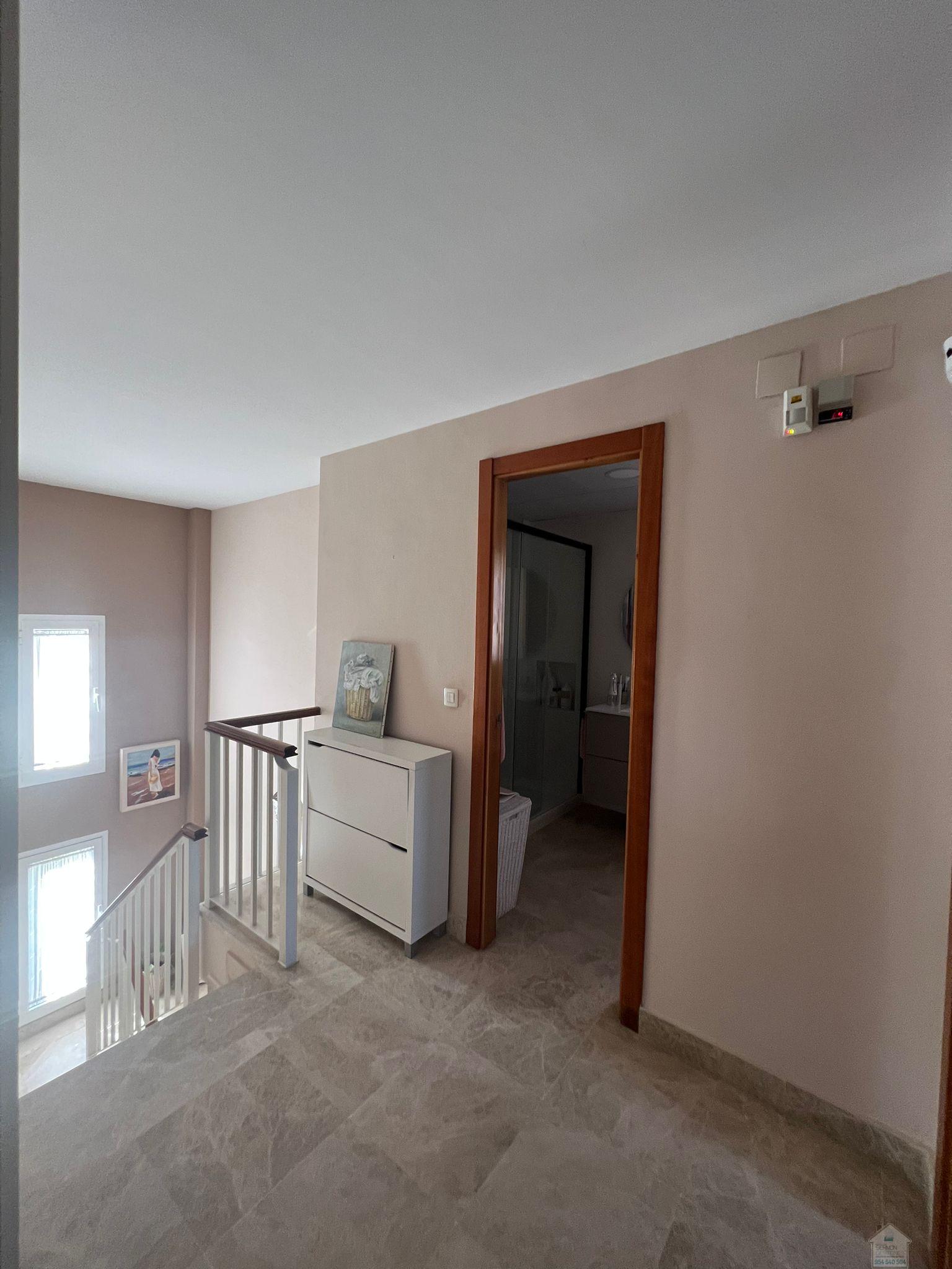For sale of chalet in Dos Hermanas