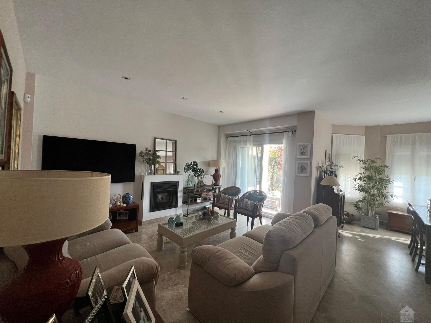 For sale of chalet in Dos Hermanas