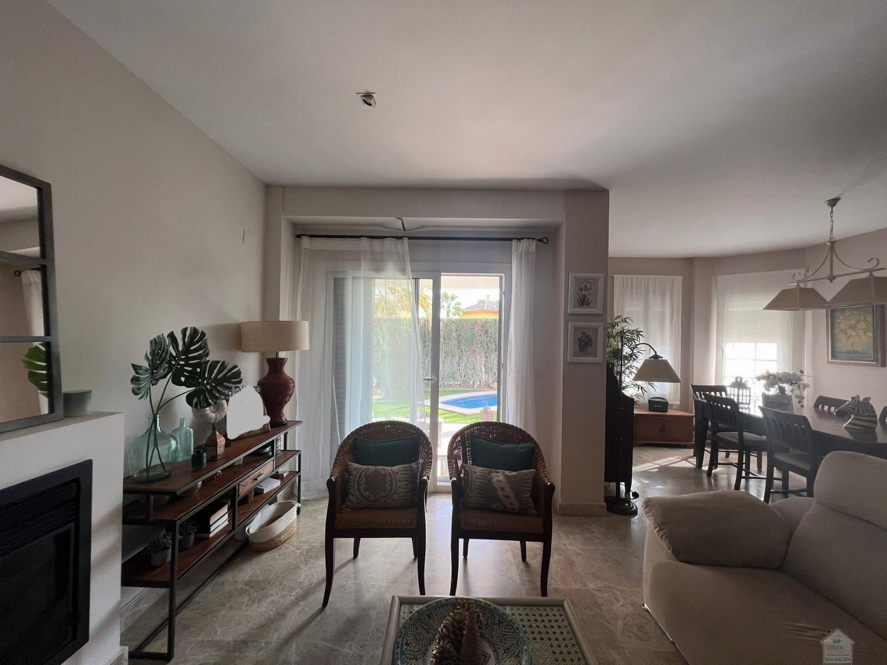 For sale of chalet in Dos Hermanas