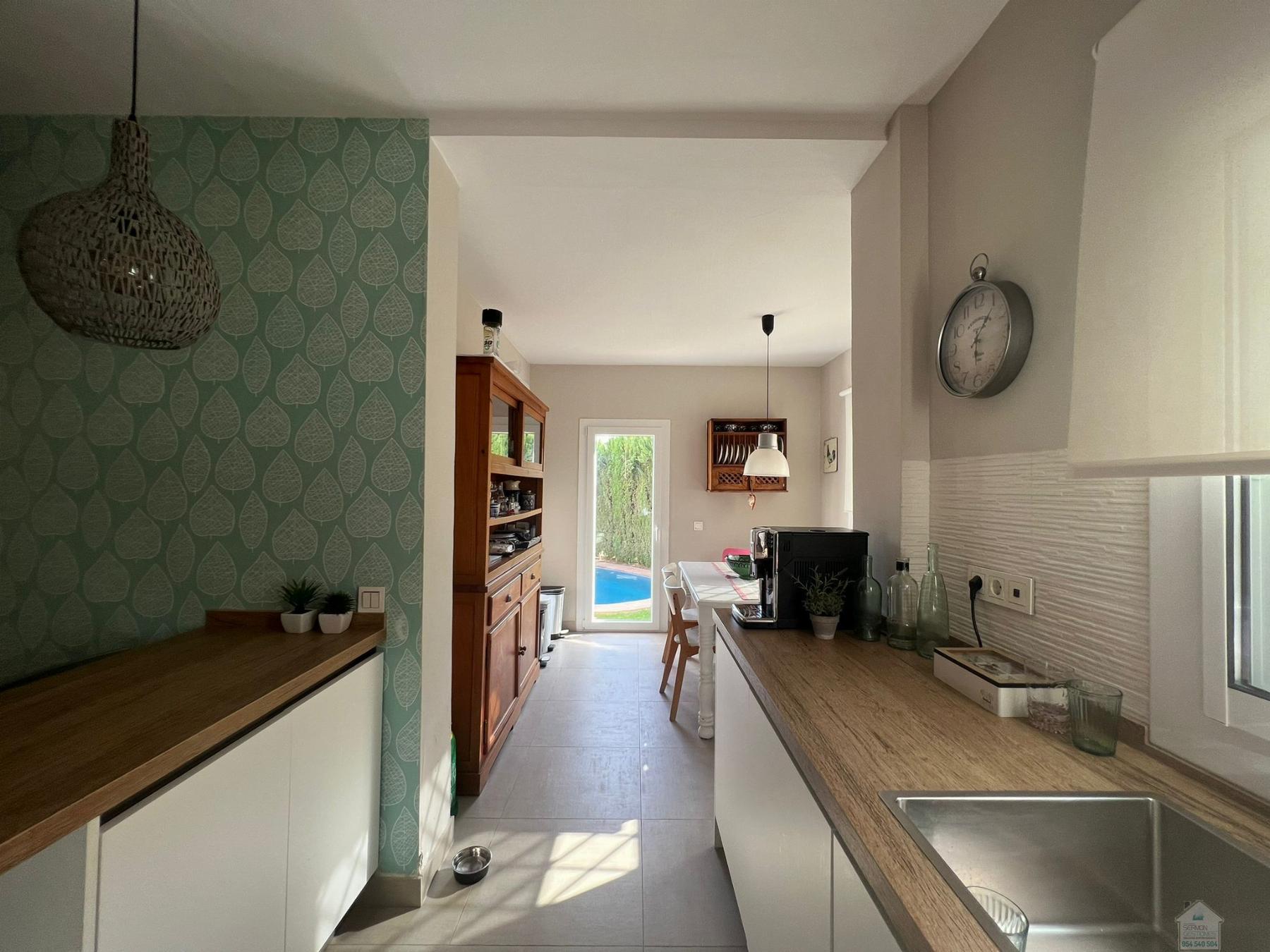 For sale of chalet in Dos Hermanas