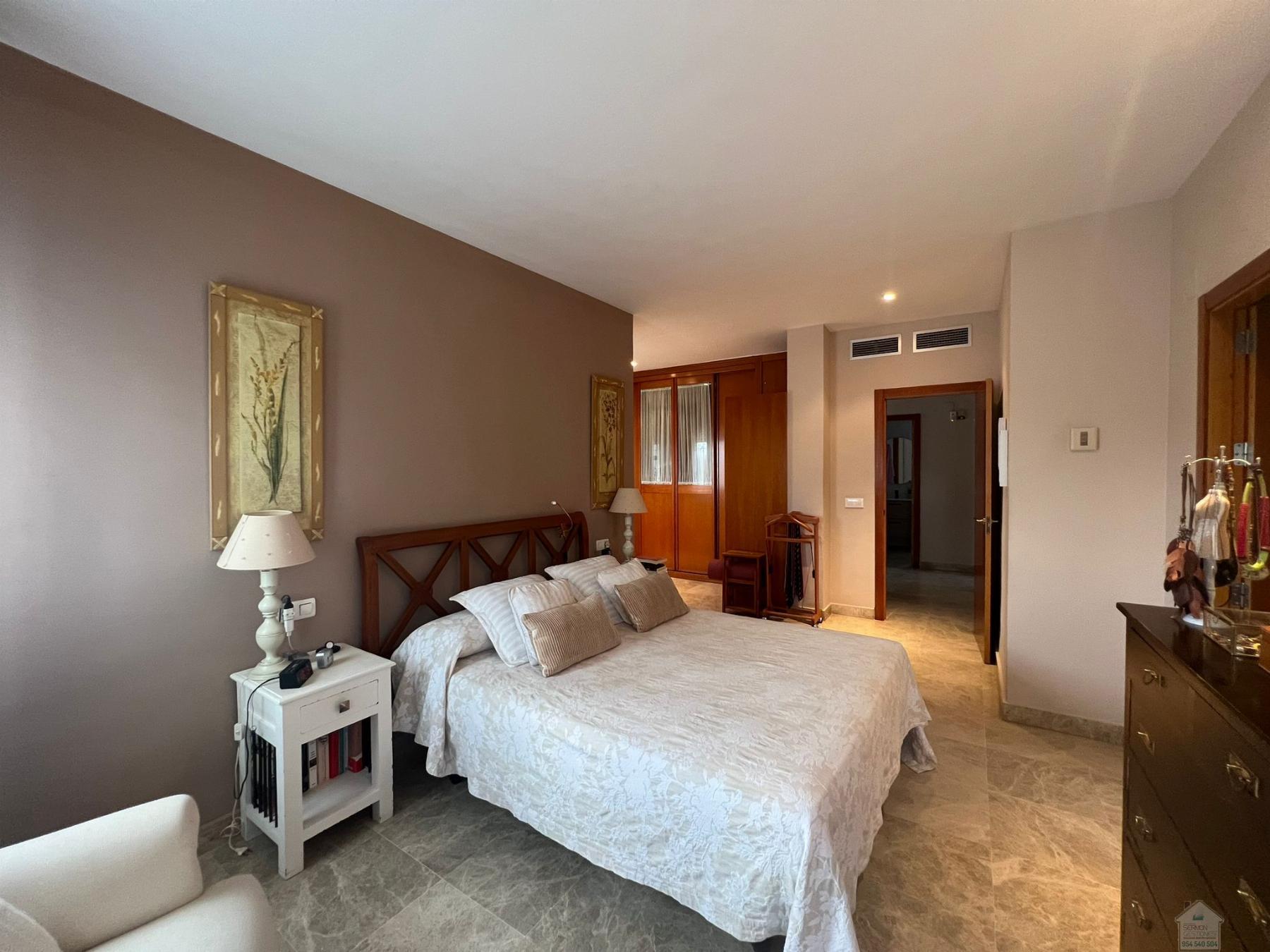 For sale of chalet in Dos Hermanas