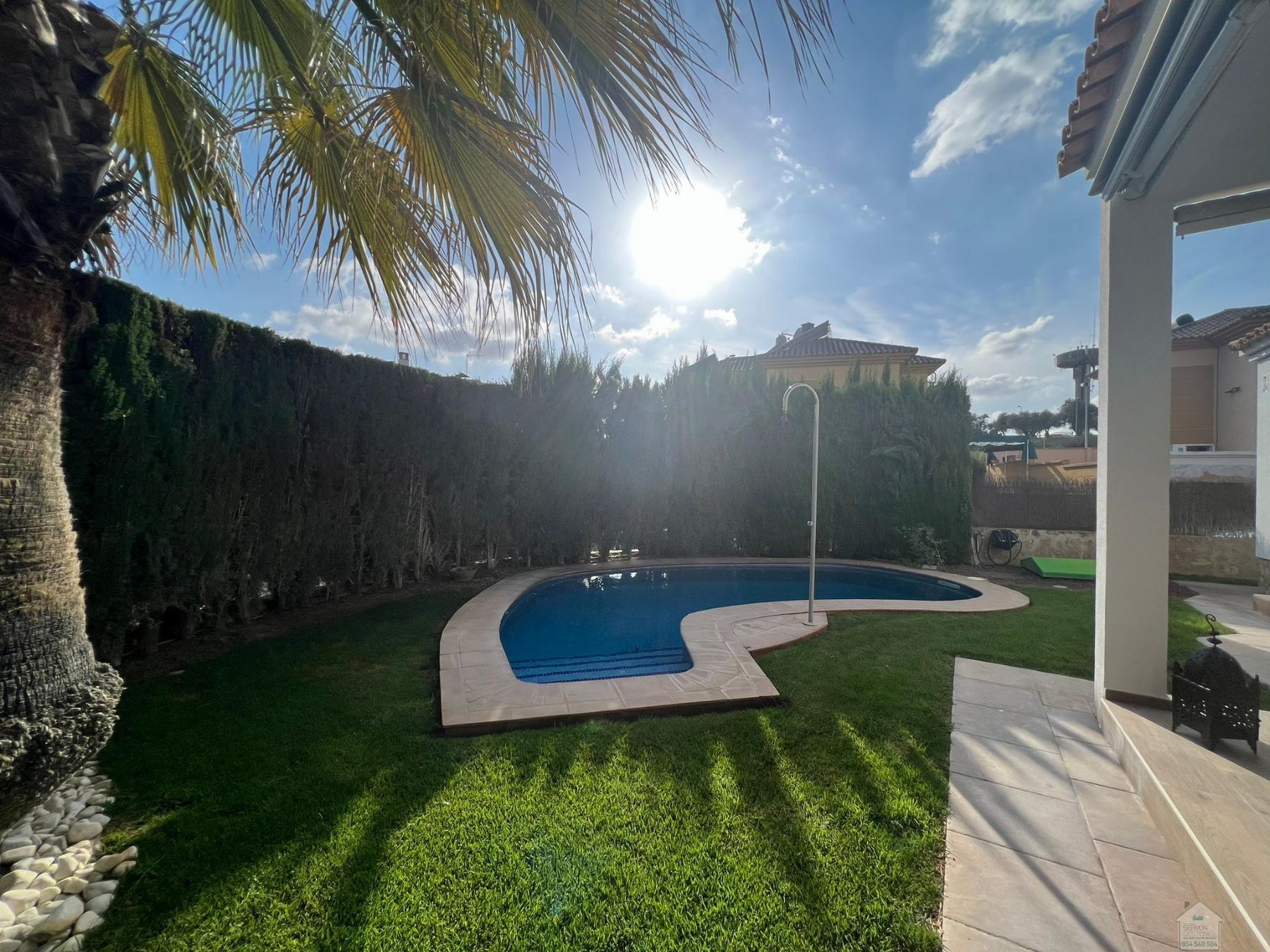 For sale of chalet in Dos Hermanas