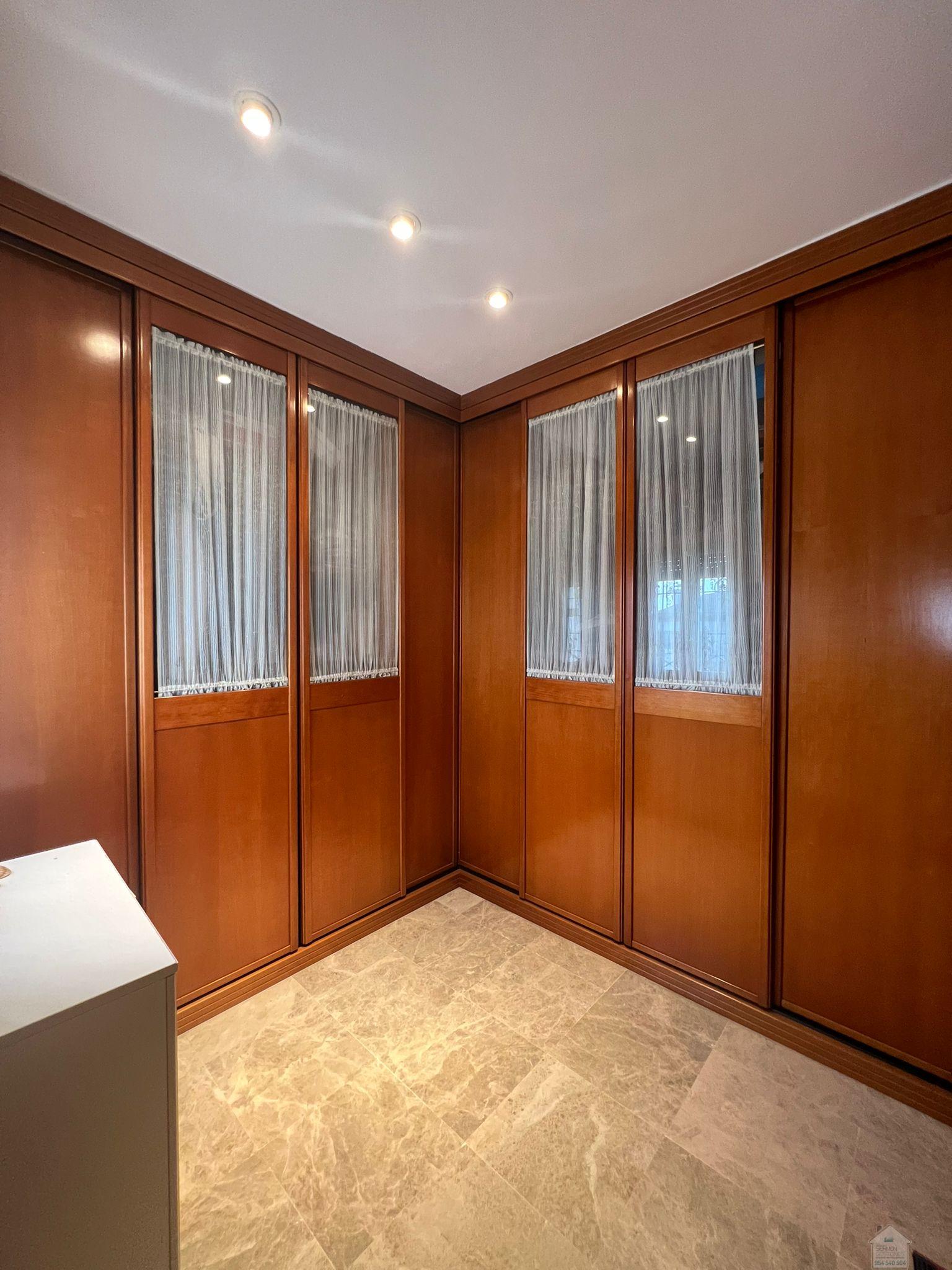 For sale of chalet in Dos Hermanas