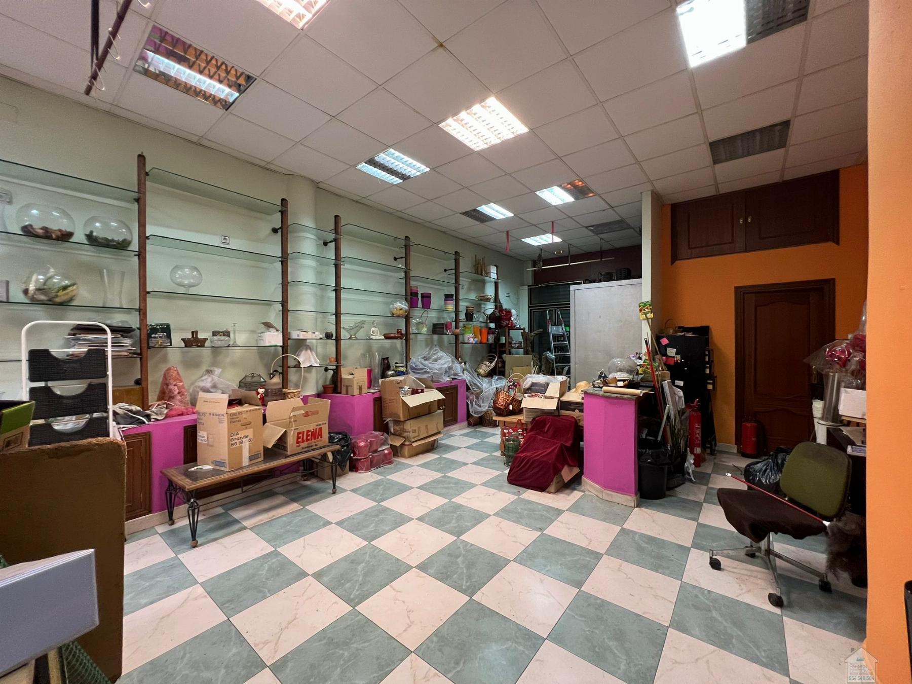 For sale of commercial in Sevilla