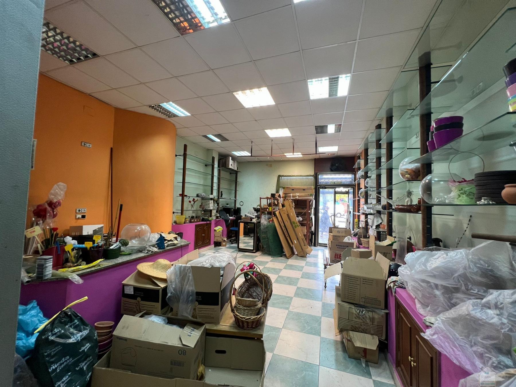 For sale of commercial in Sevilla
