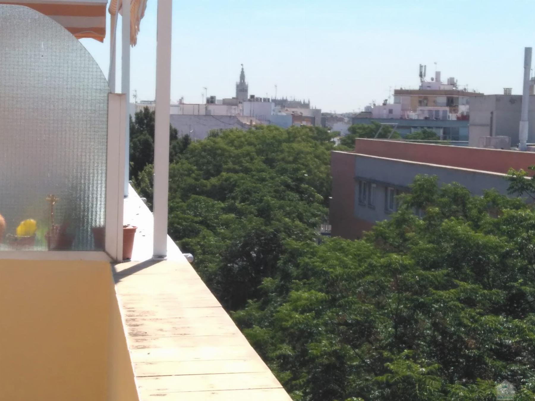 For rent of duplex in Sevilla