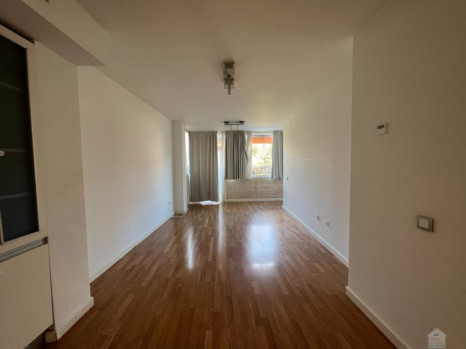 For sale of flat in Mairena del Aljarafe