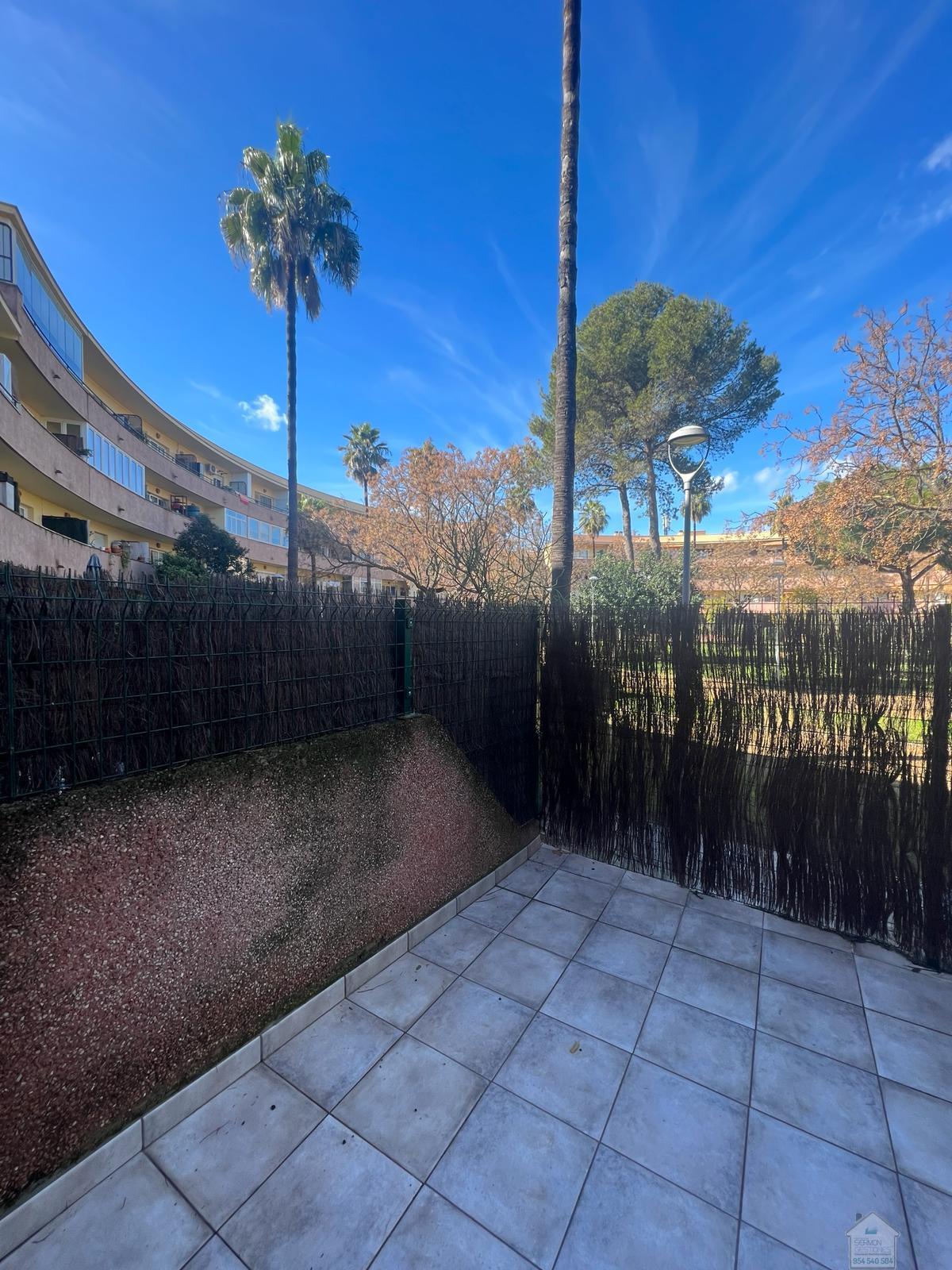 For sale of flat in Mairena del Aljarafe