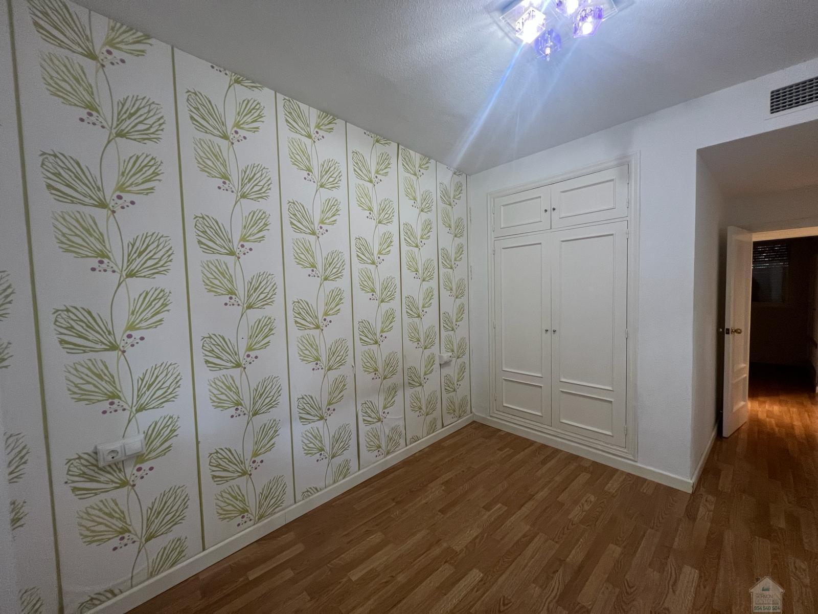 For sale of flat in Mairena del Aljarafe