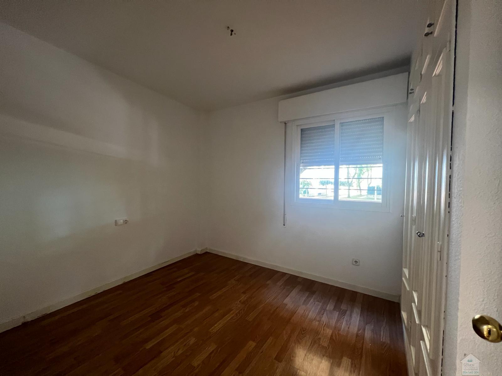 For sale of flat in Mairena del Aljarafe