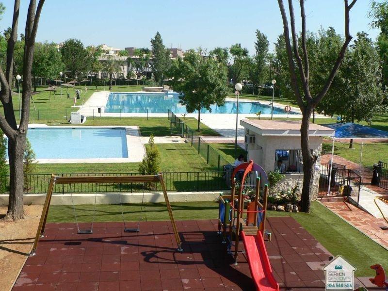 For sale of flat in Mairena del Aljarafe