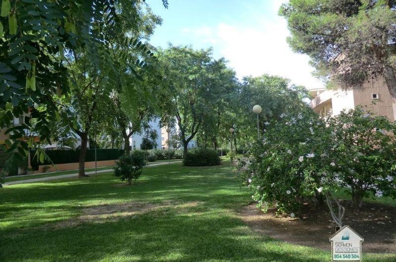 For sale of flat in Mairena del Aljarafe