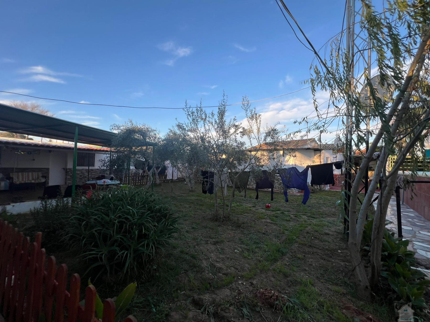 For sale of chalet in Carmona