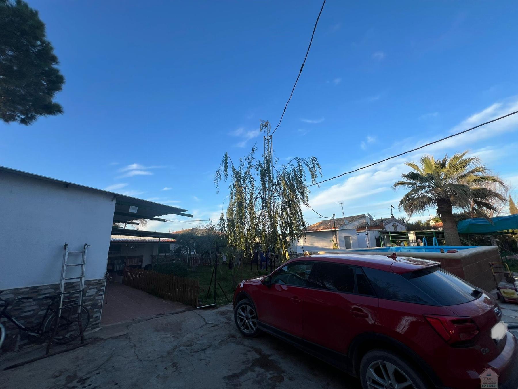 For sale of chalet in Carmona