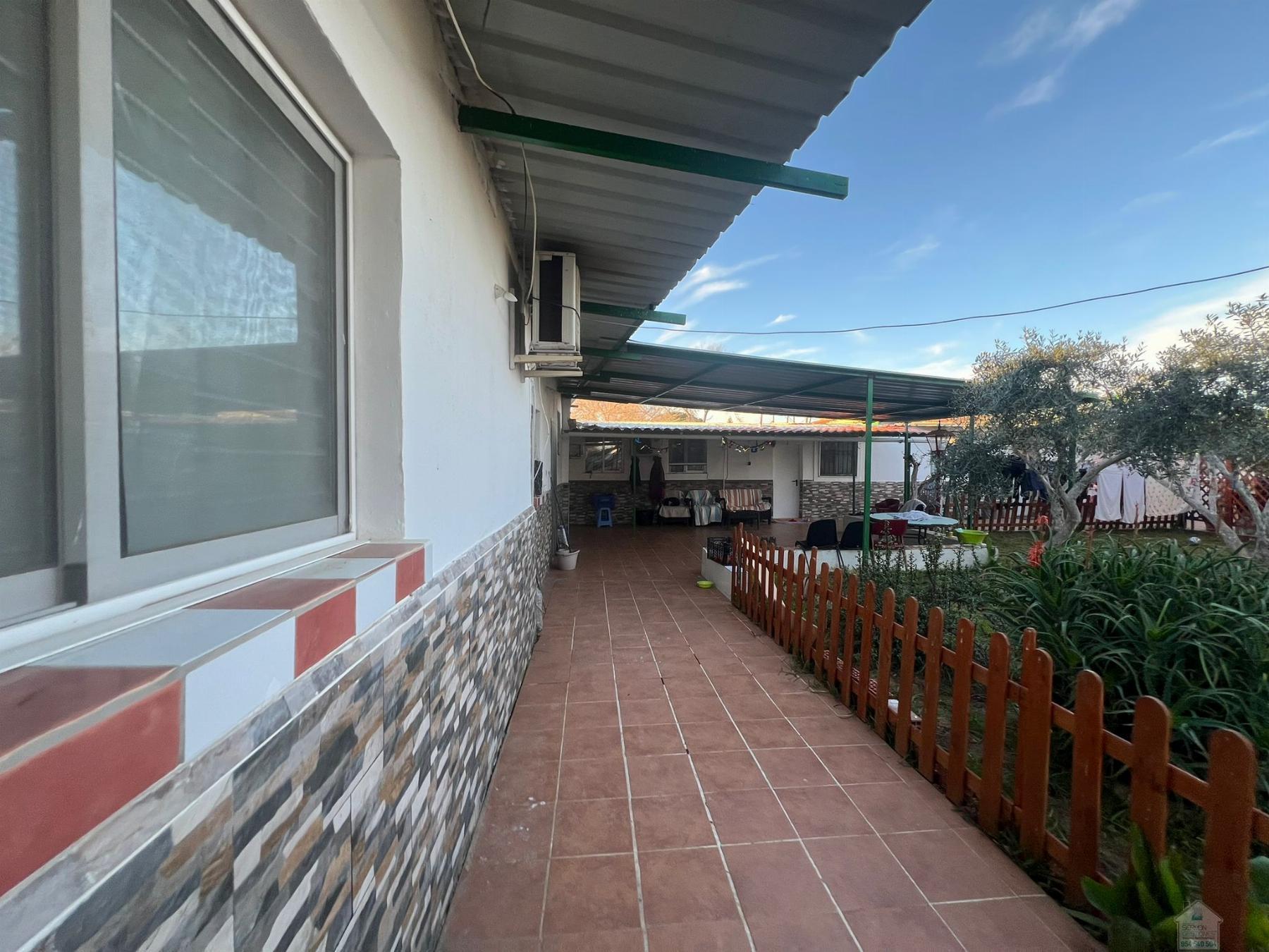 For sale of chalet in Carmona