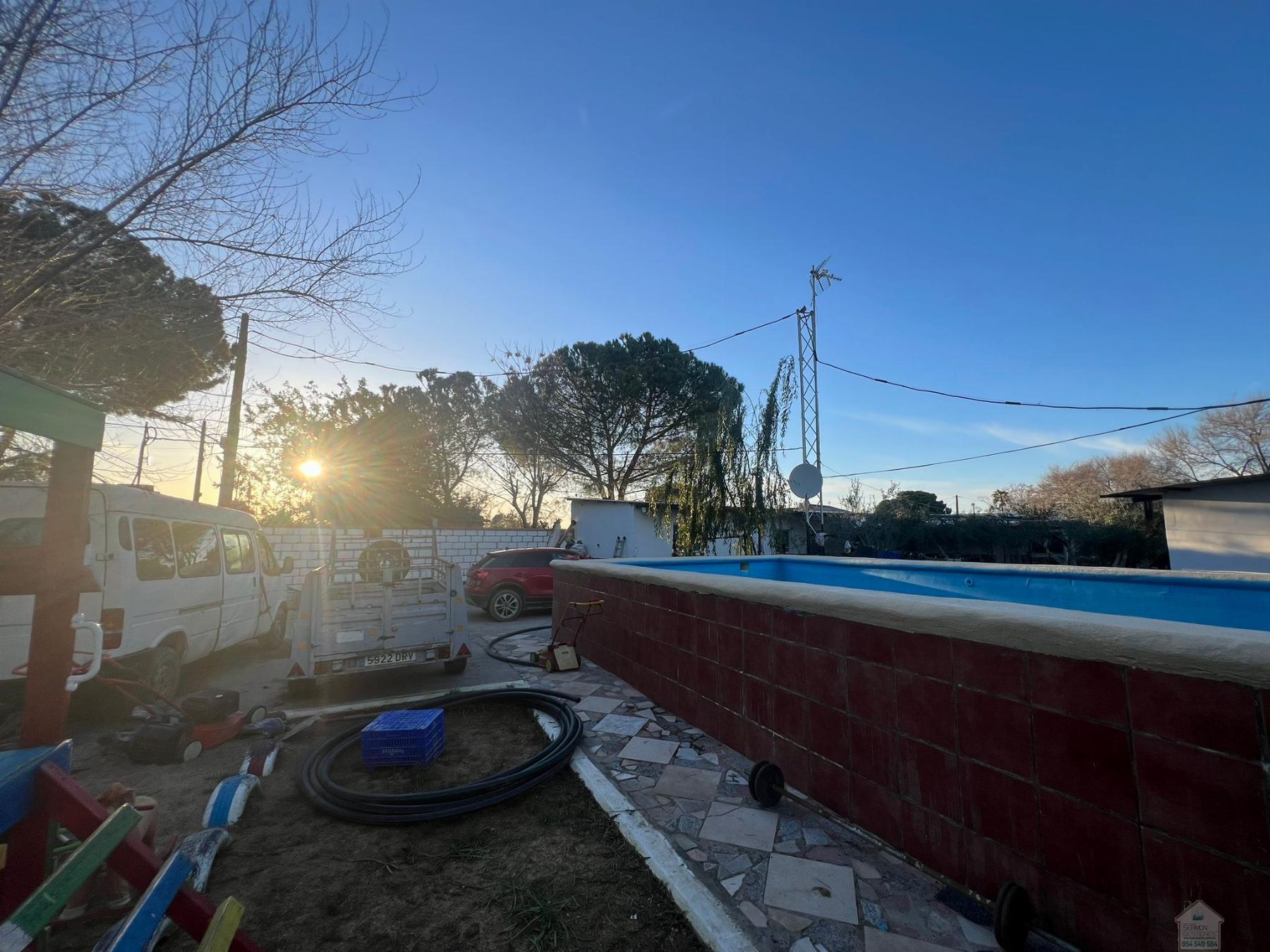 For sale of chalet in Carmona