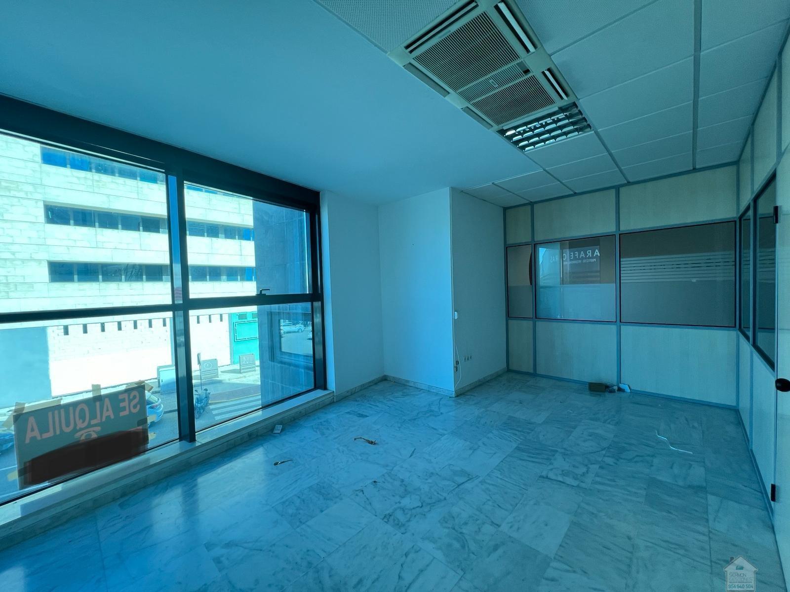 For rent of office in Mairena del Aljarafe