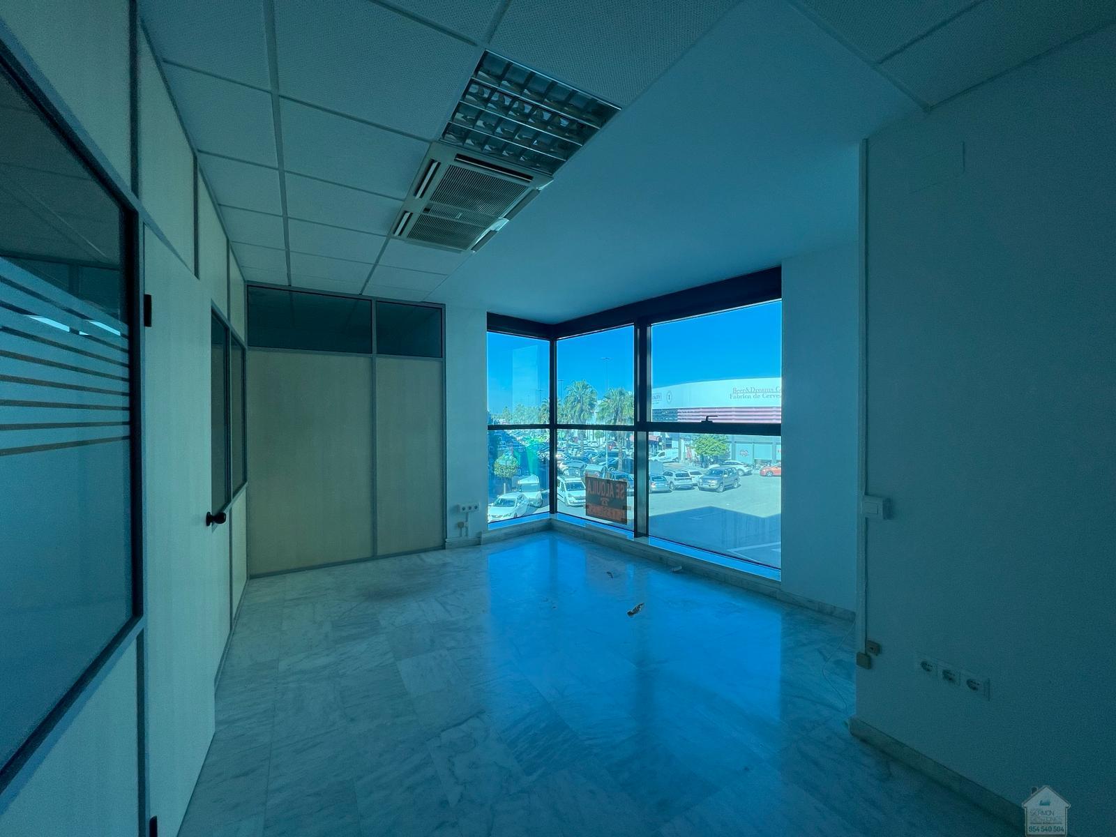 For rent of office in Mairena del Aljarafe
