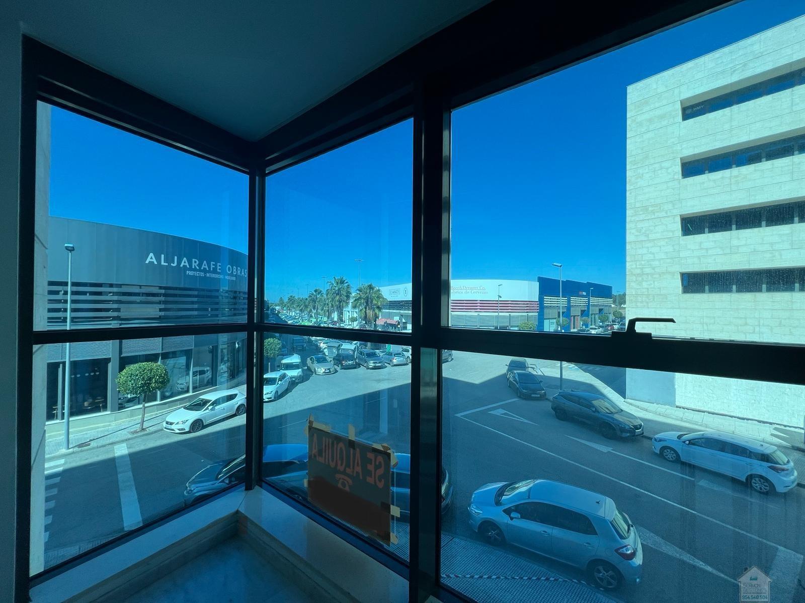 For rent of office in Mairena del Aljarafe